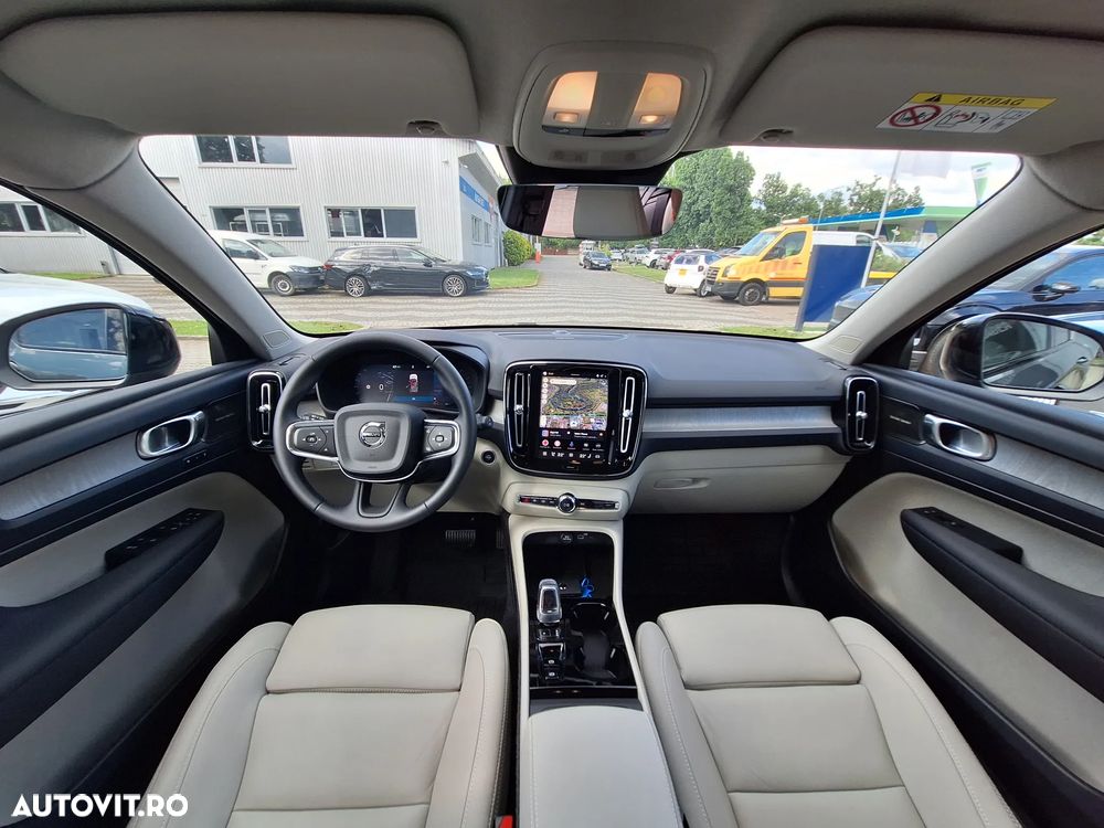 Volvo XC 40 B3 AT FWD MHEV Plus Dark - 27