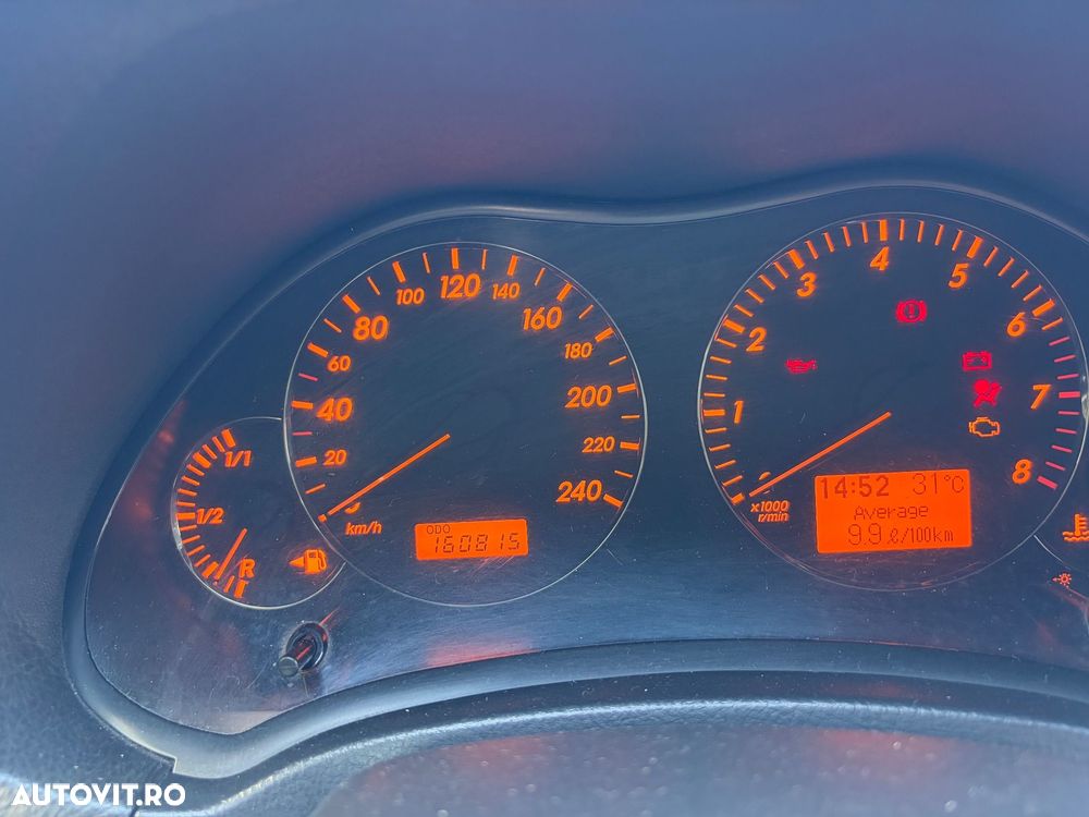 Toyota Avensis 1.6 Sedan Terra - 6
