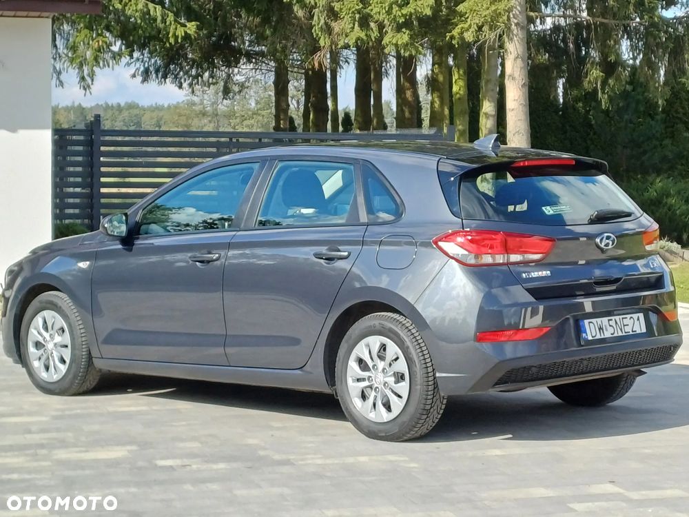 Hyundai i30 1.5 DPI Classic + - 17