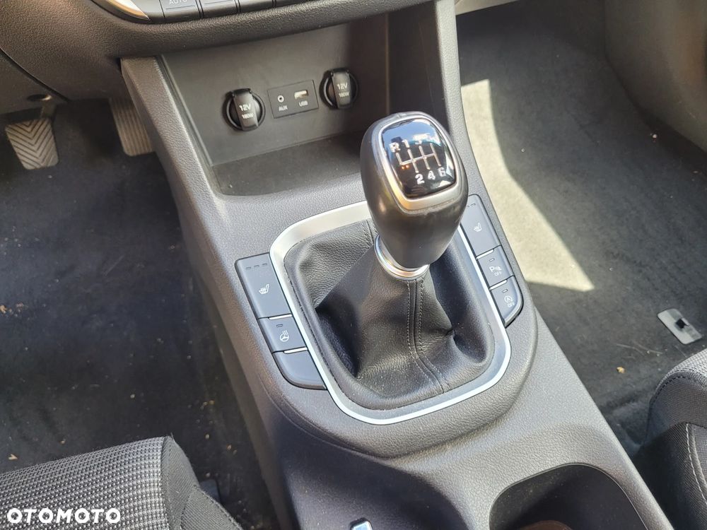 Hyundai i30 1.5 Intro - 10