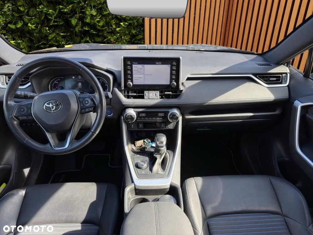 Toyota RAV4 - 8