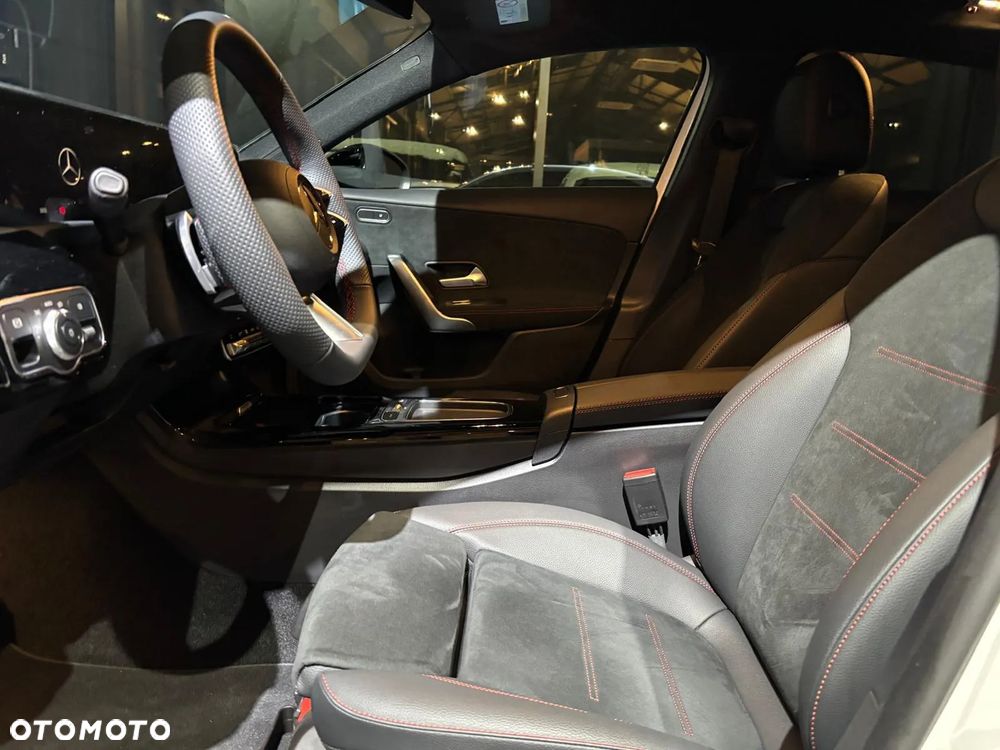 Mercedes-Benz Klasa A 200 AMG Line 7G-DCT - 7