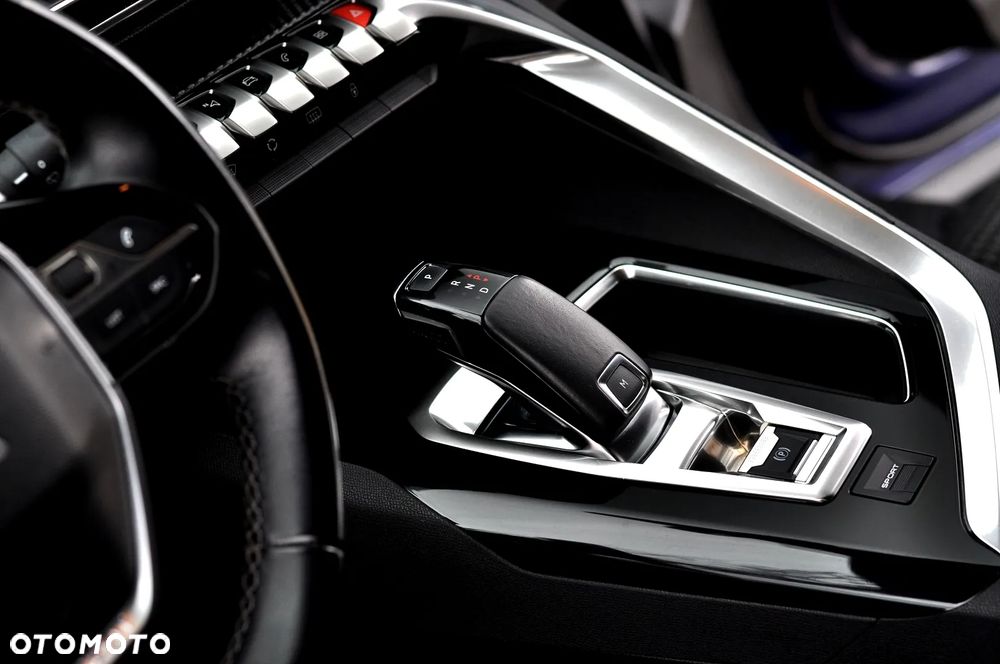 Peugeot 3008 1.2 PureTech Allure S&S EAT8 - 32