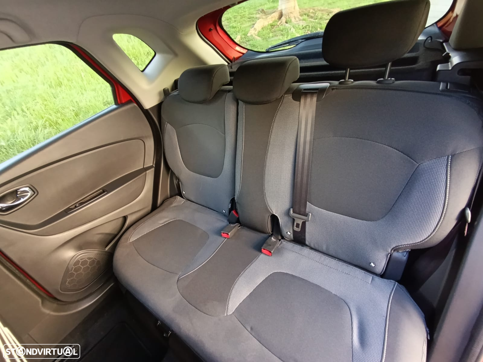 Renault Captur 0.9 TCE Exclusive - 18