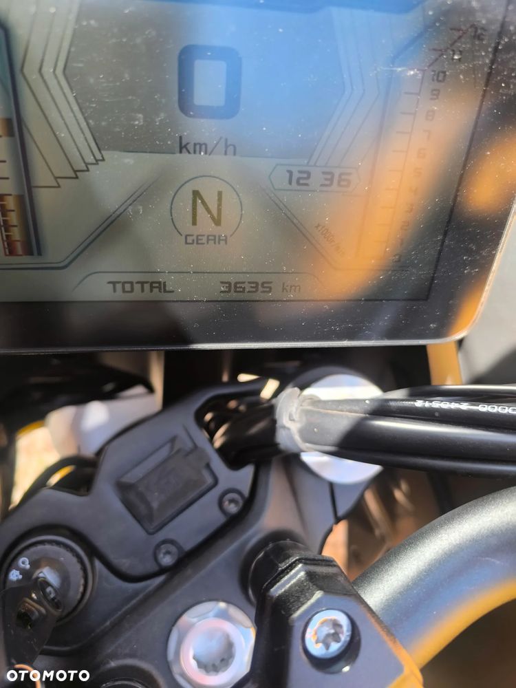 QJMOTOR SVT 650X - 3