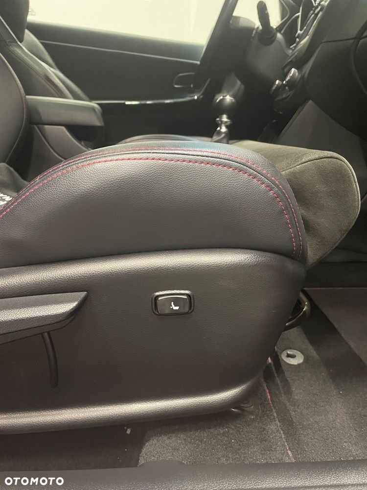 Kia ProCeed 1.6 T-GDI GT XL - 24