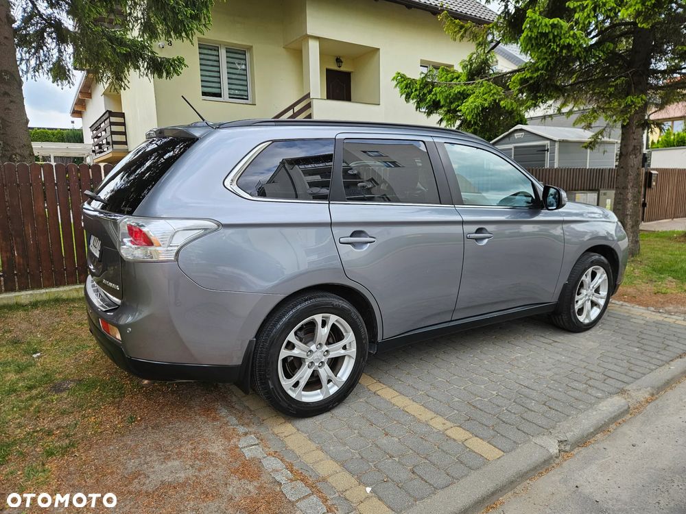 Mitsubishi Outlander 2.2 DID Instyle Navi - 4