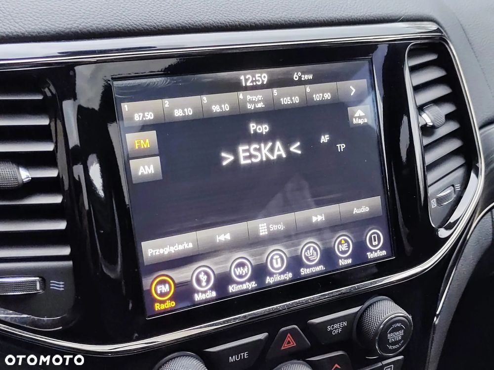 Jeep Grand Cherokee - 14