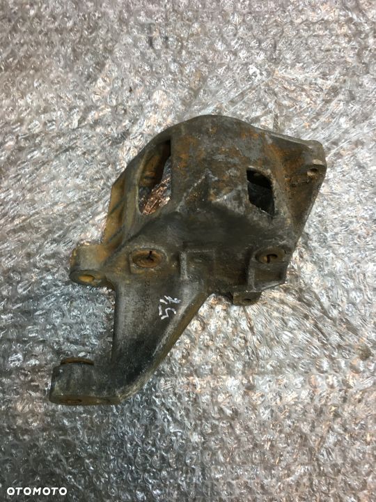 ŁAPA POMPY WSPOMAGANIA VW GOLF III 028145523E - 1