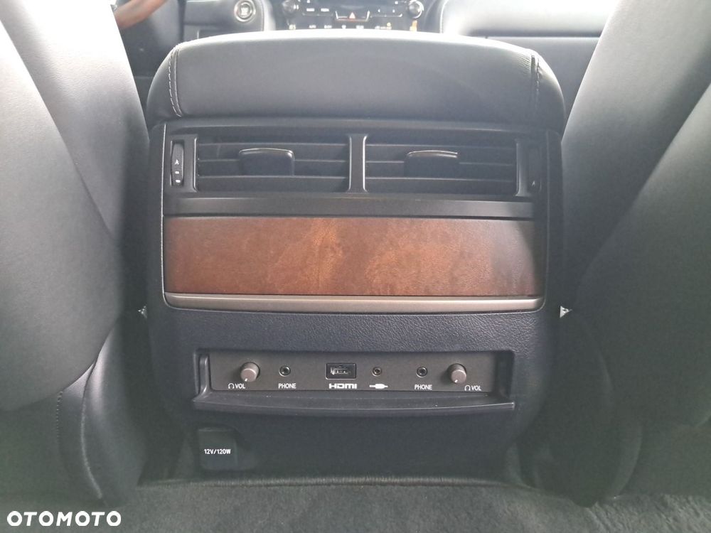 Lexus LX 570 Omotenashi - 16