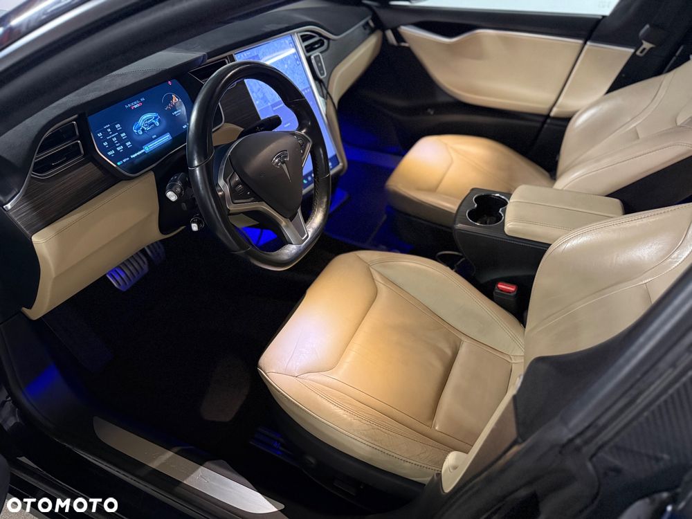 Tesla Model S Performance - 7