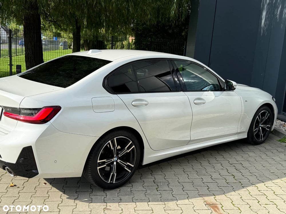 BMW Seria 3 320d xDrive mHEV M Sport - 12