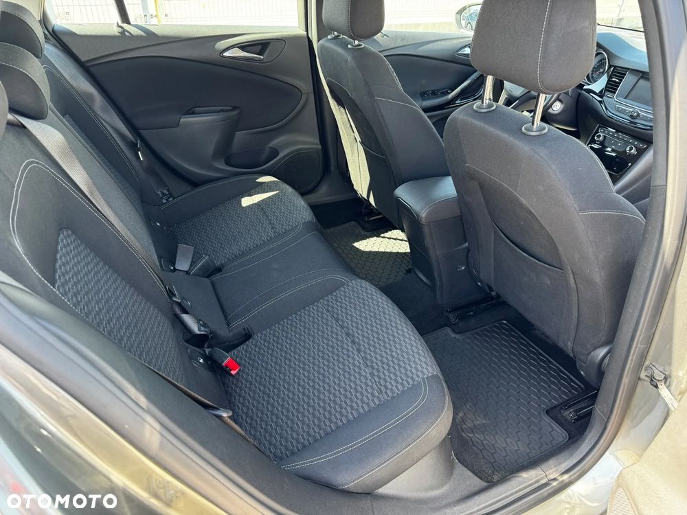 Opel Astra 1.6 CDTI Essentia - 10