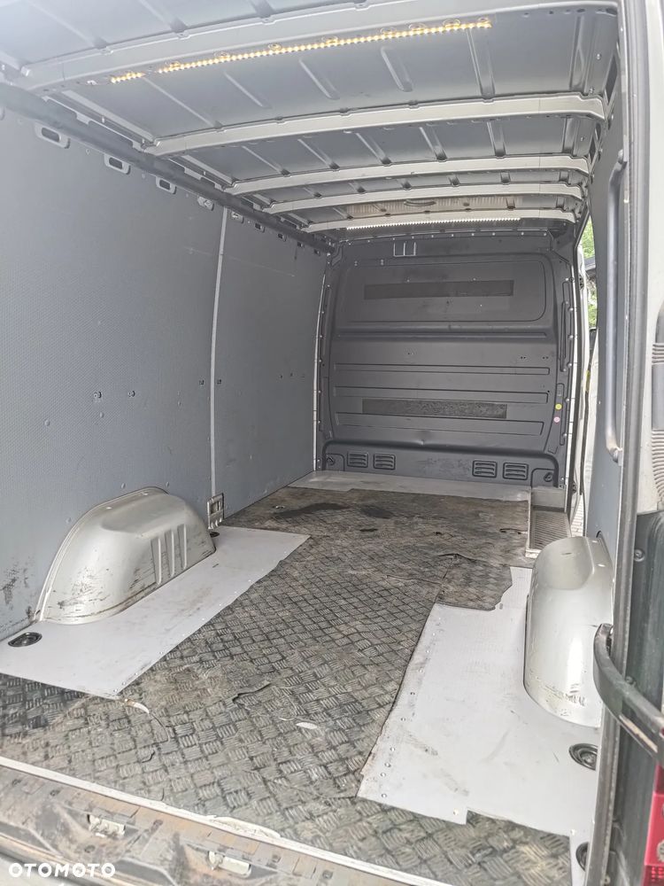 Mercedes-Benz Sprinter - 21