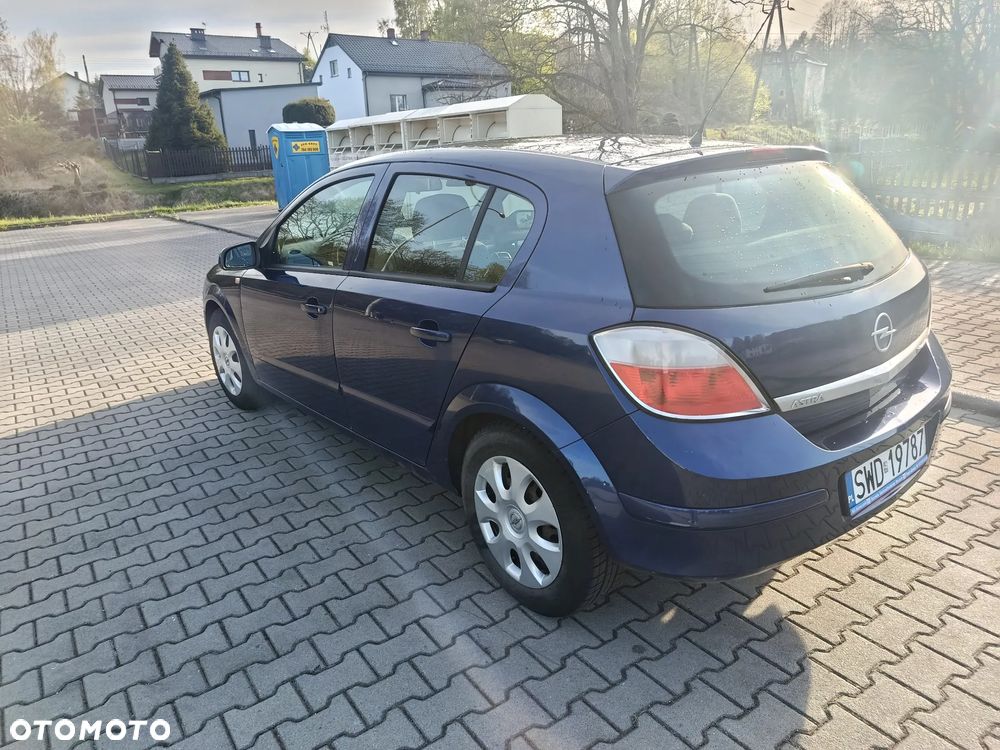 Opel Astra 1.6 Essentia - 9