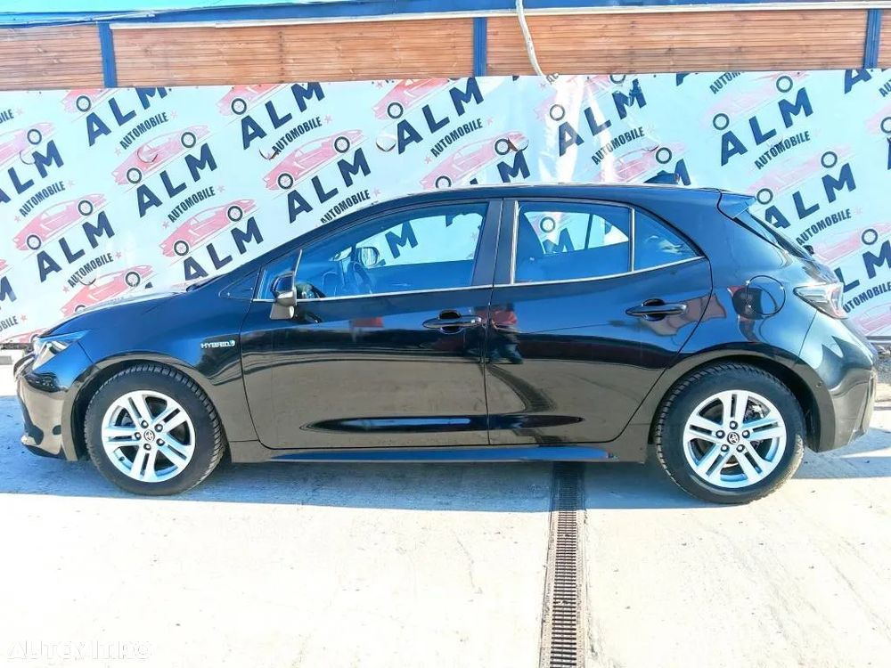 Toyota Corolla ver-1-8-hsd-dynamic - 5