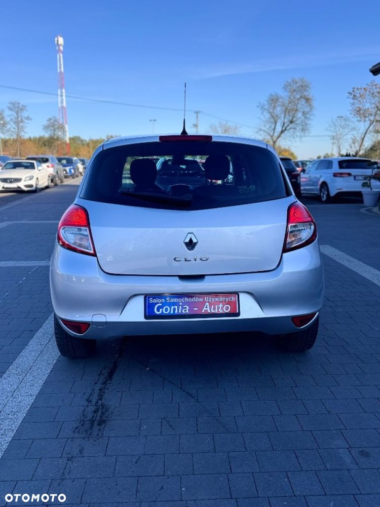 Renault Clio - 6