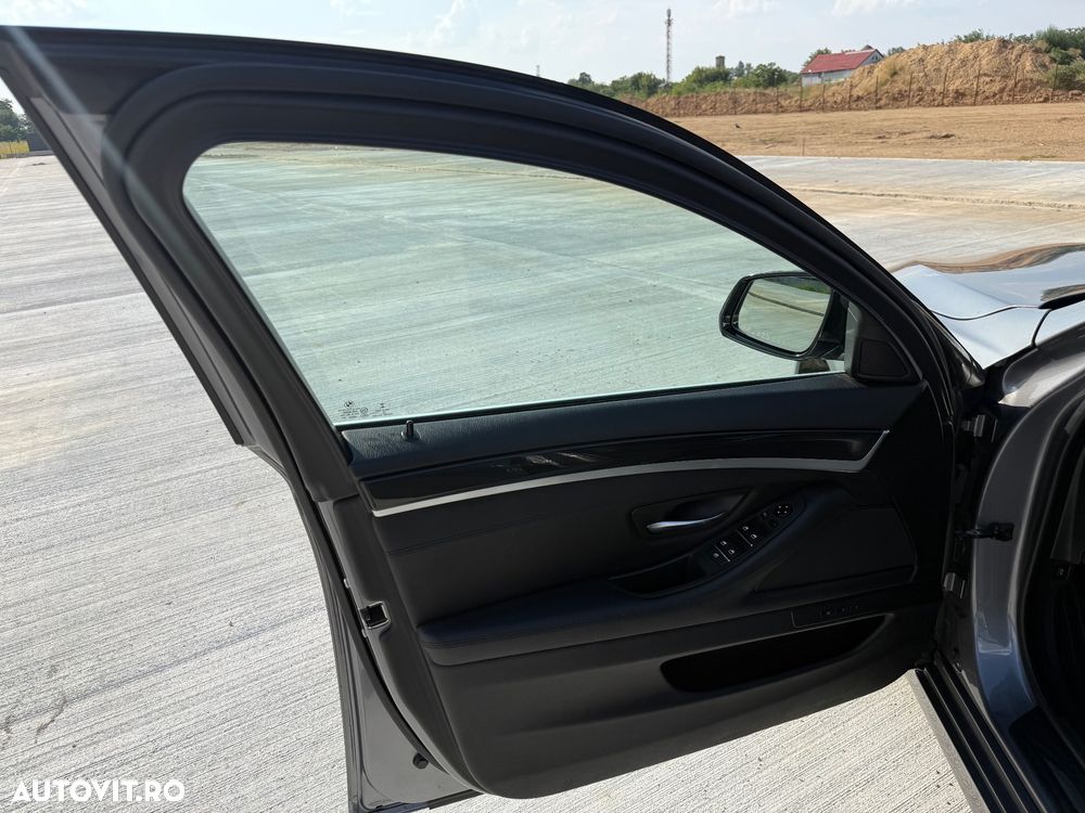 BMW Seria 5 525d xDrive AT - 7