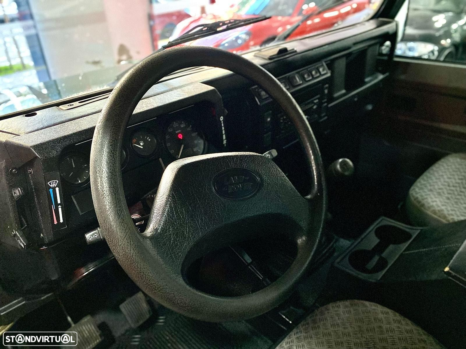 Land Rover Defender 90 2.5 TD5 Metal Top - 21