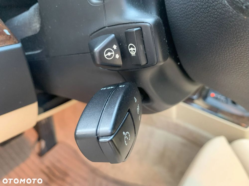 BMW Seria 5 530xi Touring - 29