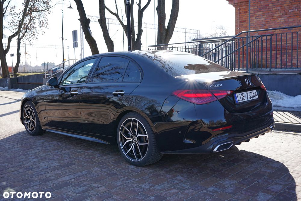 Mercedes-Benz Klasa C 300 4Matic 9G-TRONIC AMG Line - 5