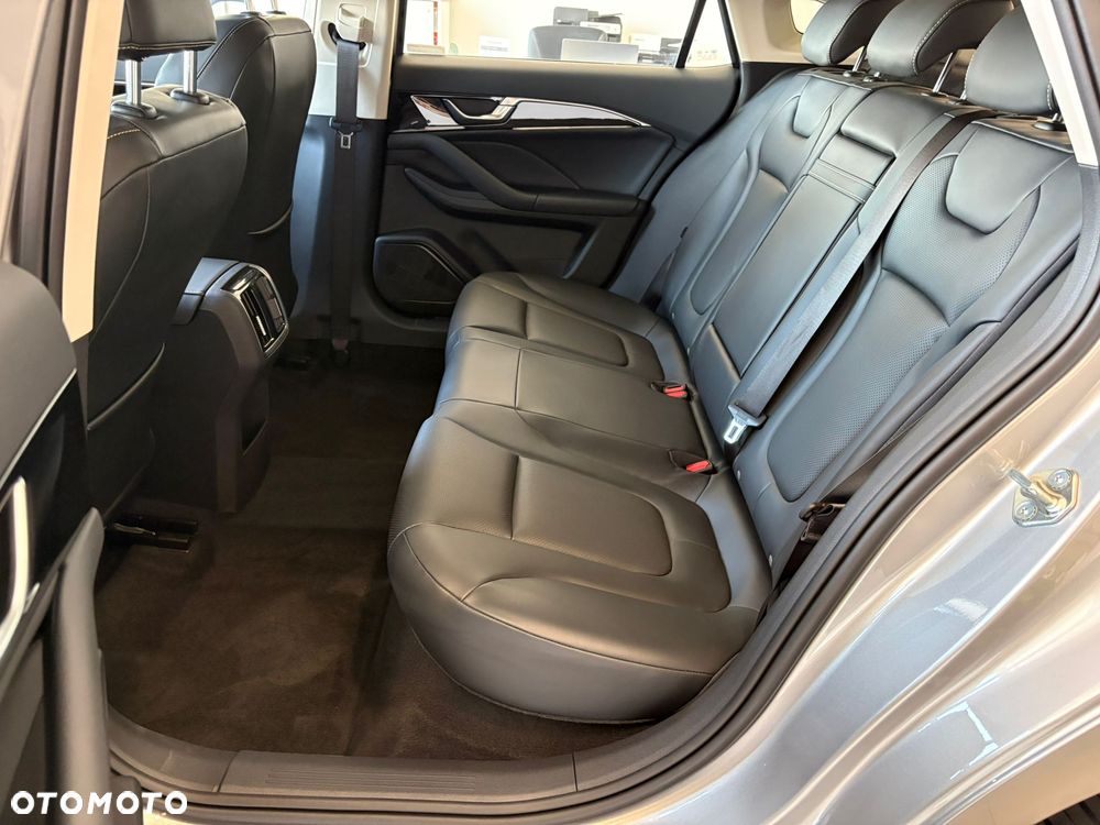 Bestune B70 2.0T Elegance - 15