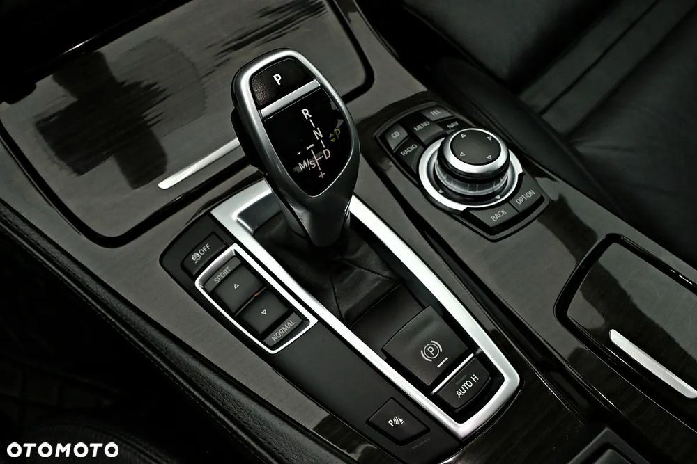 BMW Seria 5 528i - 31