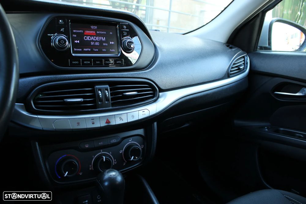 Fiat Tipo Station Wagon 1.6 M-Jet Lounge Tech DCT - 18
