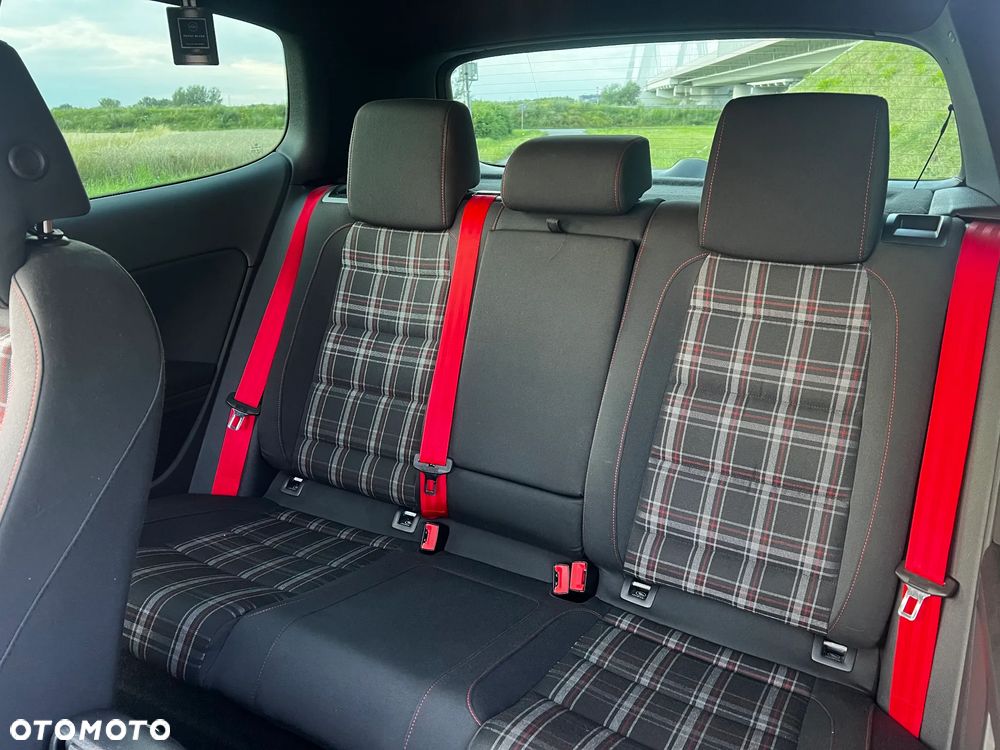 Volkswagen Golf 2.0 TSI GTI DSG - 21