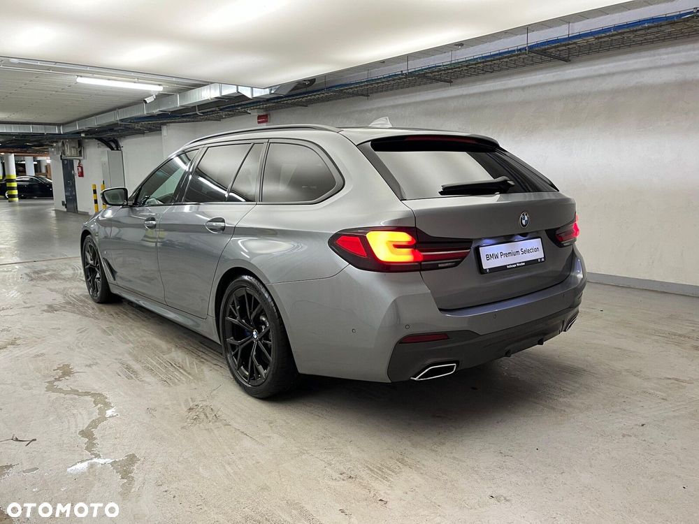 BMW Seria 5 540d xDrive mHEV M Sport sport - 13