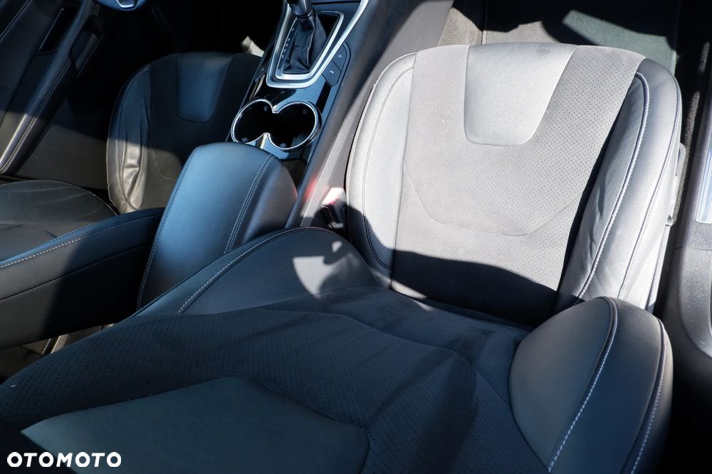 Ford S-Max 2.0 TDCi 4WD Titanium PowerShift - 8
