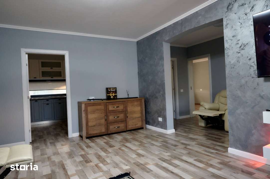 Casa parter si mansarda in zona Garii, Vaslui - Imagine principală: 4/13