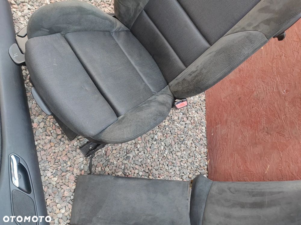 BMW E46 COUPE / M3 ORYGINALNY KOMPLET FOTELI PRZÓD SPORTSIZE / SPORTY + KANAPA TYŁ + BOCZKI EUROPA W WERSJI M-PAKIET ALCANTARA / MATERIAŁOWE ALCANTARA W BARDZO DOBRYM STANIE O NR. 52 10 8 226 419 / 52 20 7 895 608 / 52 20 7 156 167 / 52 10 7 039 640 OEM - 24