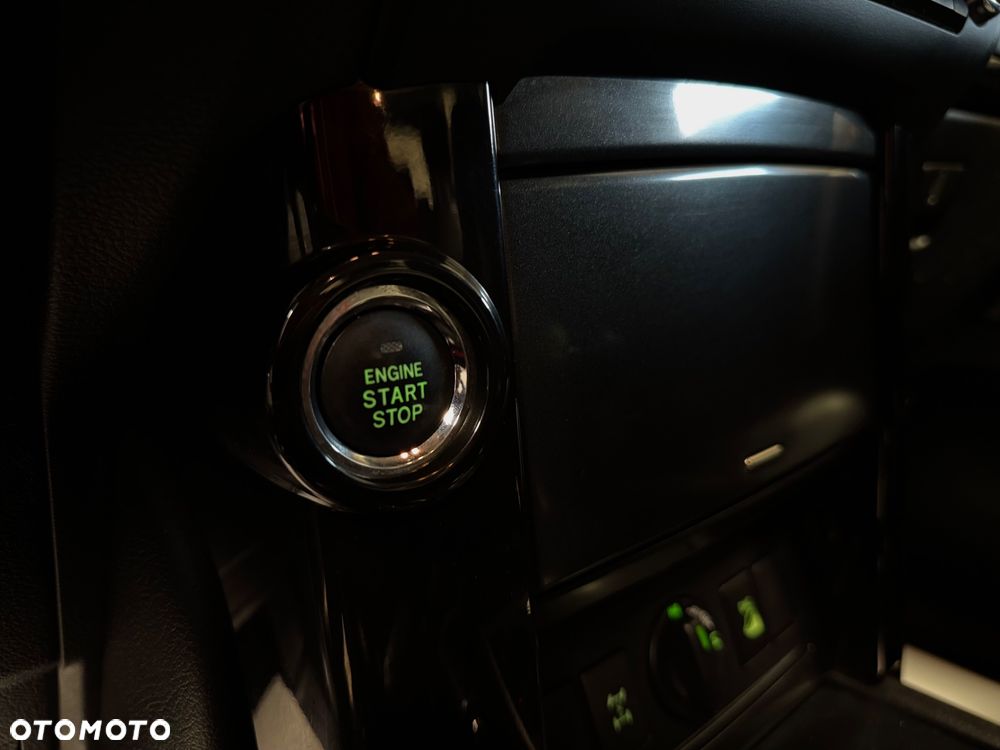 Toyota Land Cruiser - 30