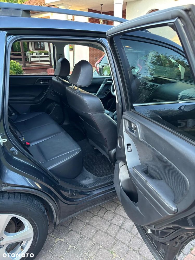 Subaru Forester 2.0 XT Platinum Lineartronic - 12