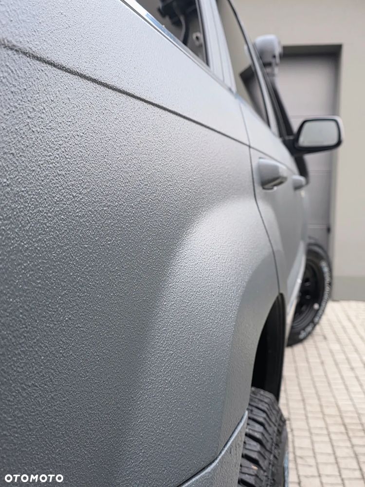 Jeep Grand Cherokee - 28