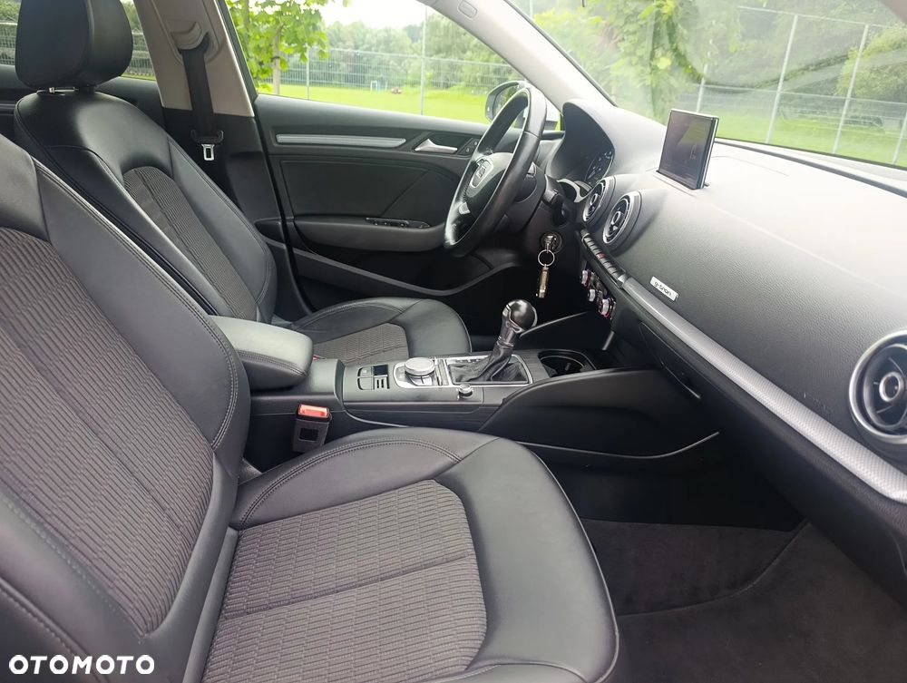 Audi A3 Sportback 30 g-tron S tronic - 19
