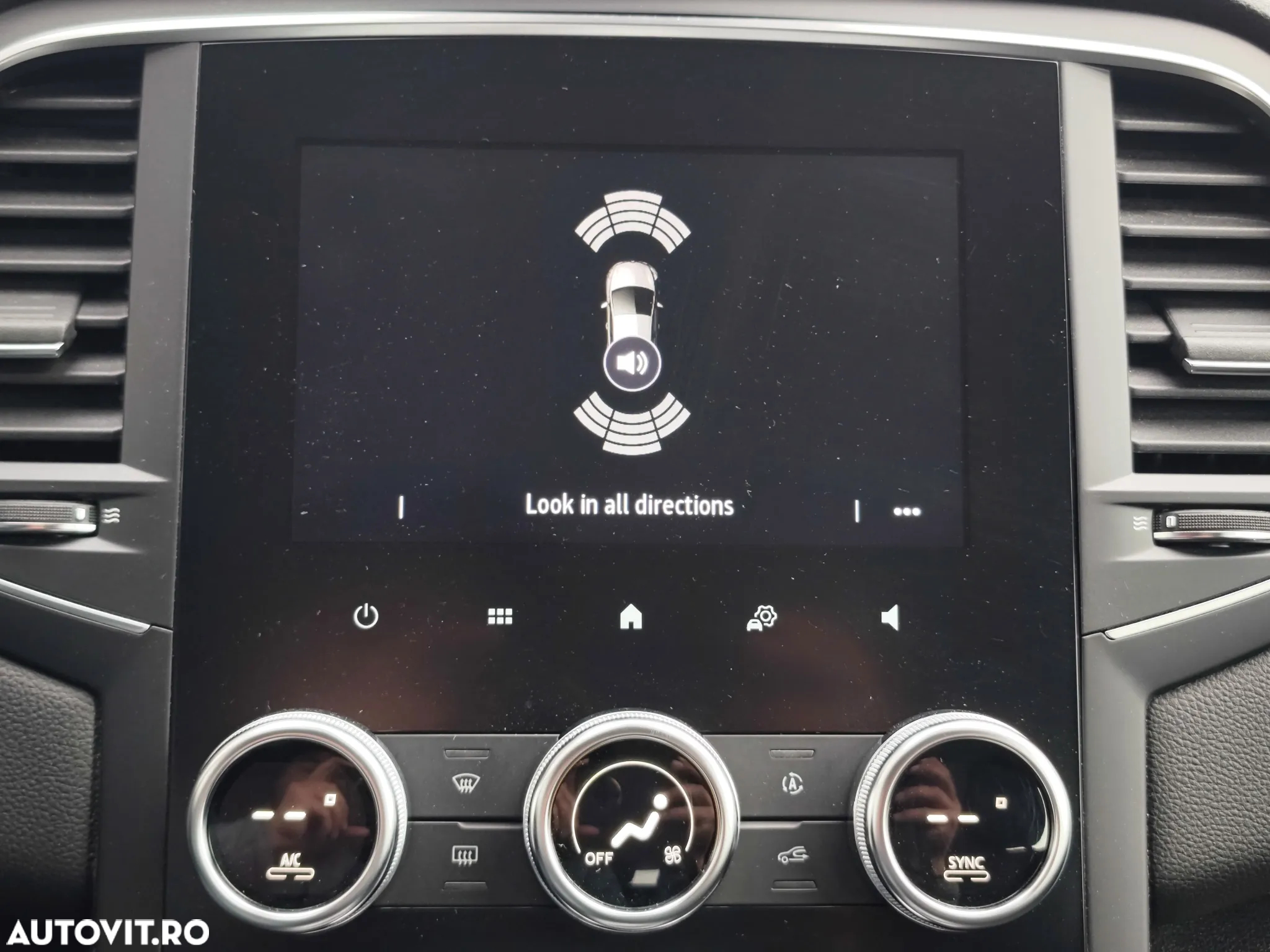 Renault Megane Grandtour E-TECH Plug-in 160 BUSINESS EDITION - 26