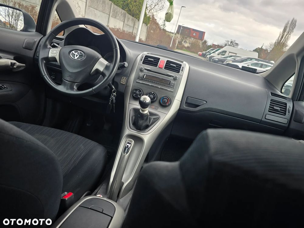 Toyota Auris 2.0 D-4D Premium - 10