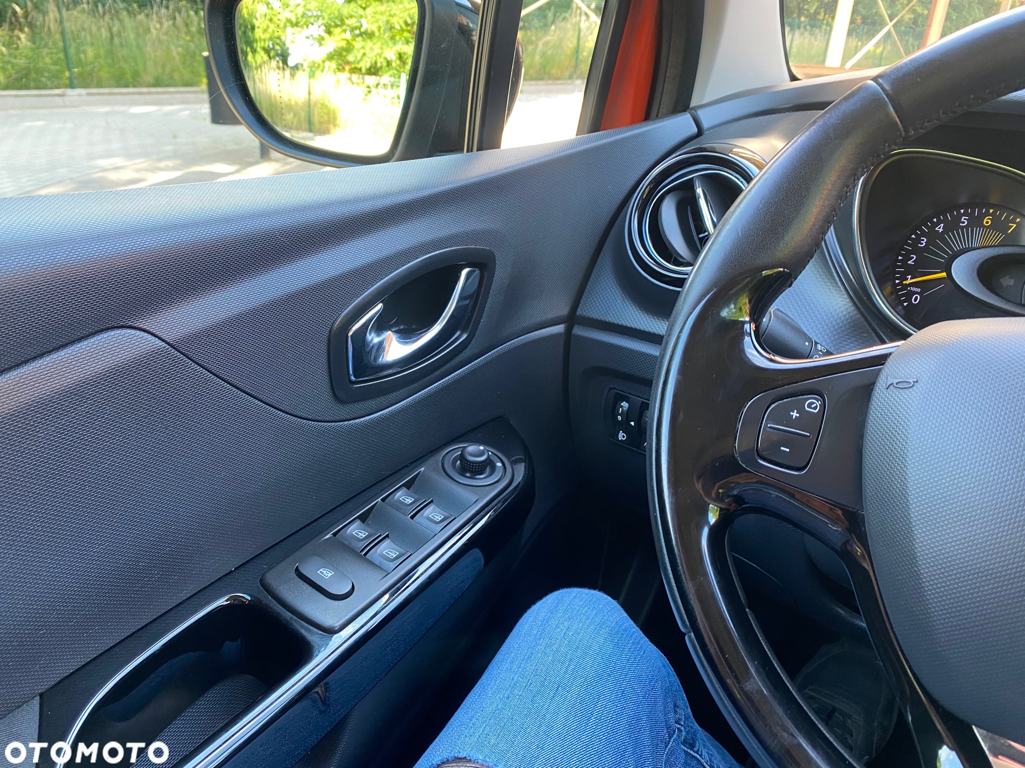 Renault Captur TCe 100 EXPERIENCE - 12