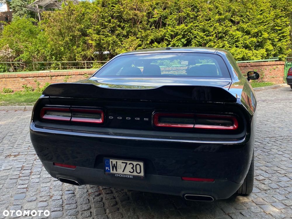 Dodge Challenger - 1