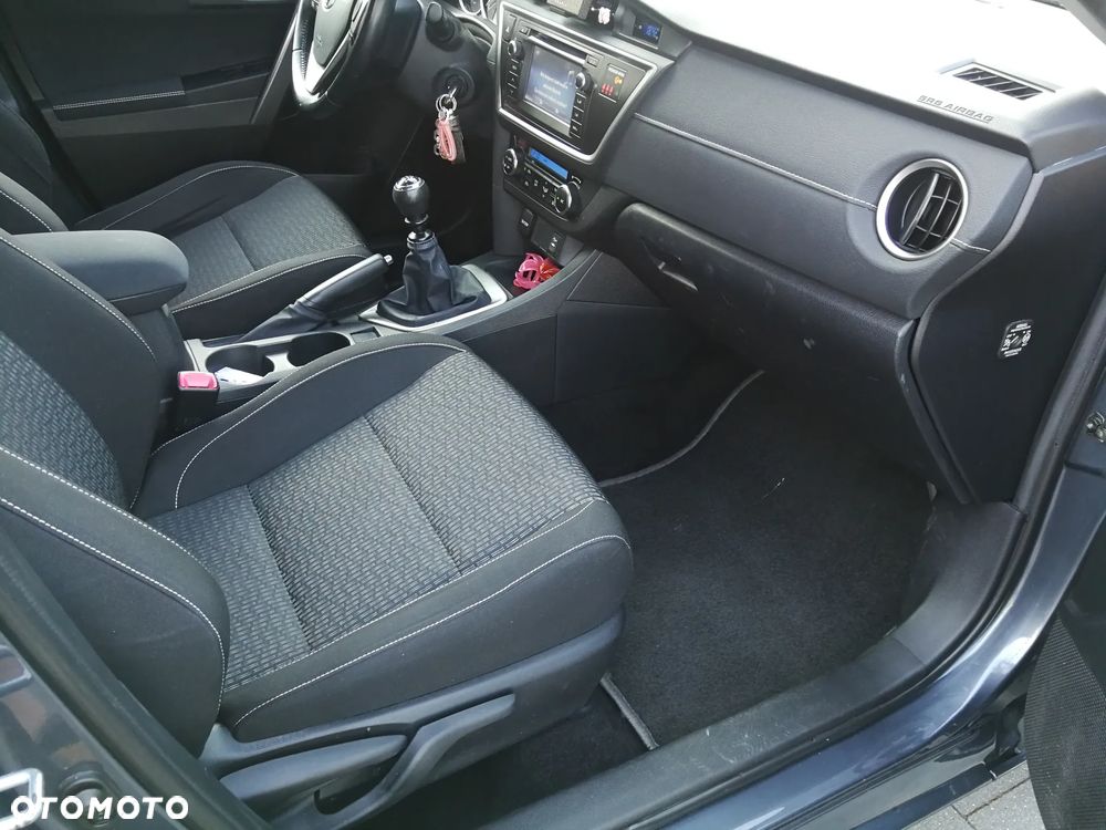 Toyota Auris 1.4 D-4D Premium Comfort - 10