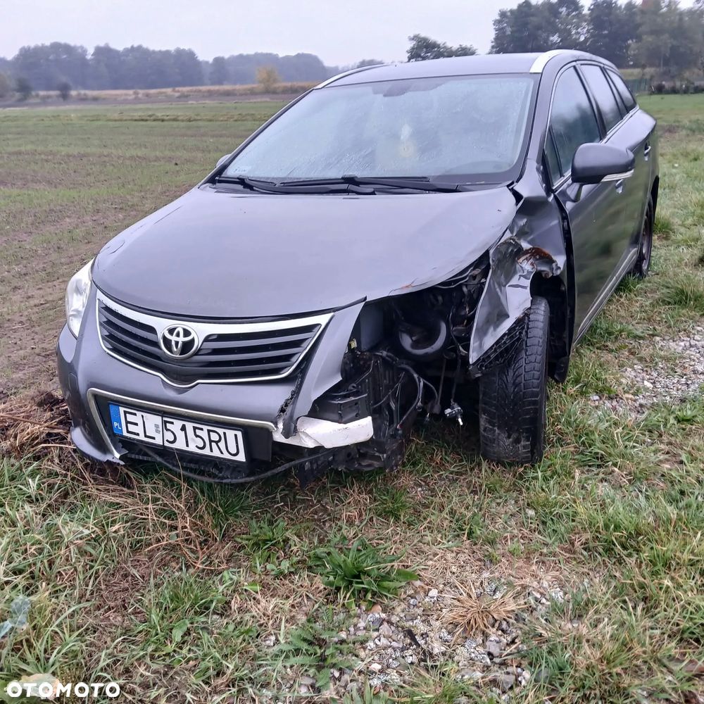 Toyota Avensis 2.0 D-4D - 6