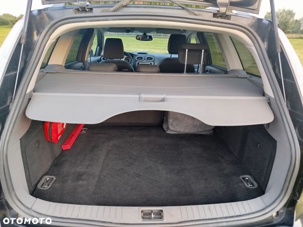 Ford Focus 1.8 Ghia - 10