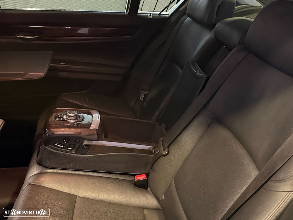 BMW 730 Ld - 26