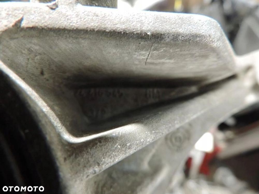 PODUSZKA ŁAPA SILNIKA OPEL MERIVA A 1,4 1,6 24416545 - 3