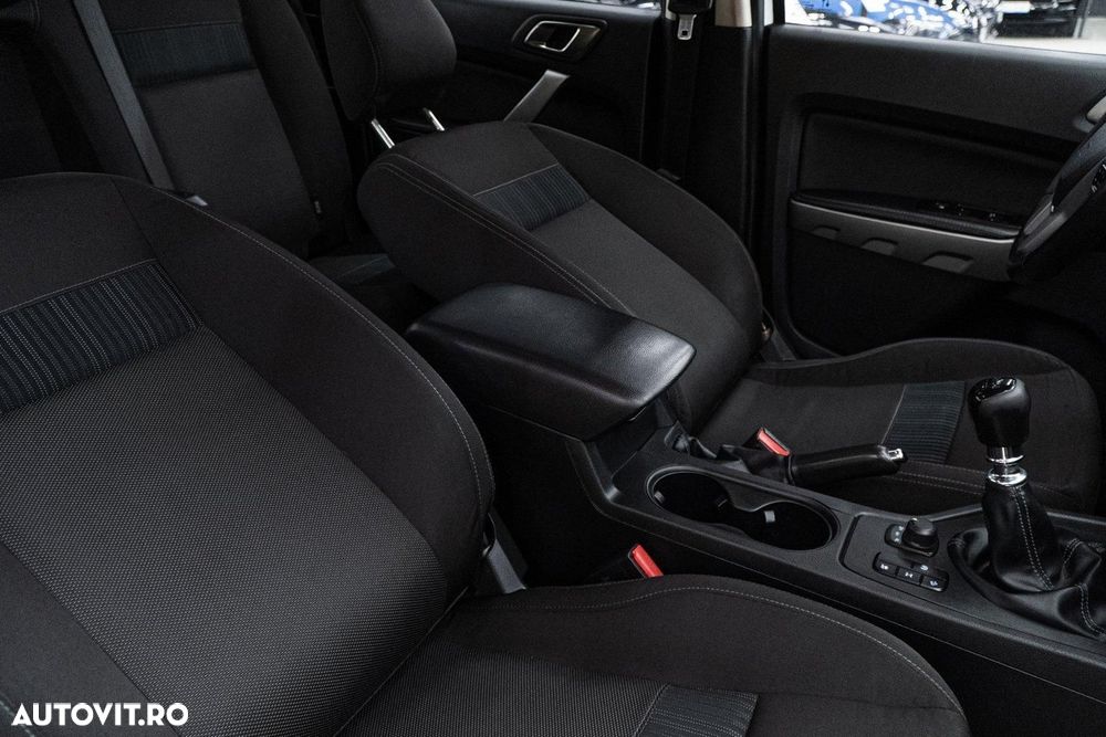 Ford Ranger Pick-Up 2.0 TD 170 CP 6MT 4x4 Double Cab XLT - 39