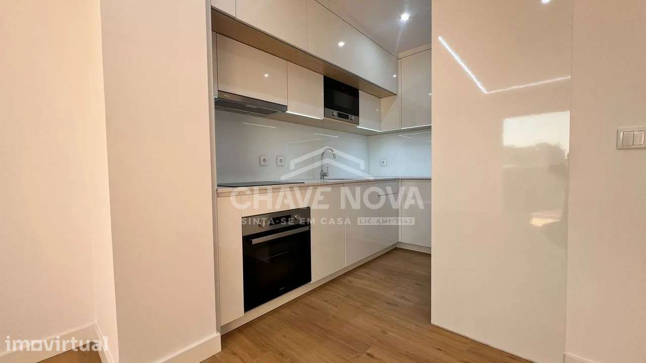 T2 Novo c/ Varanda - Studios City On - Grande imagem: 3/20