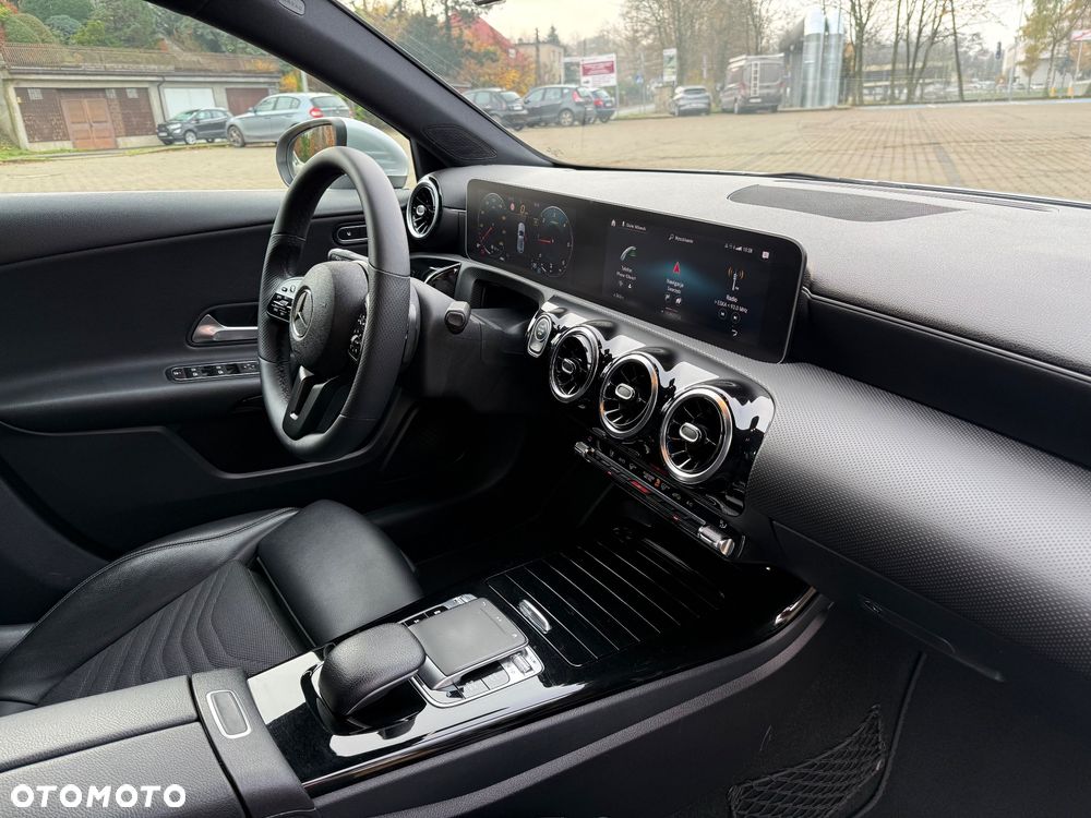 Mercedes-Benz Klasa A 180 d 7G-DCT - 33