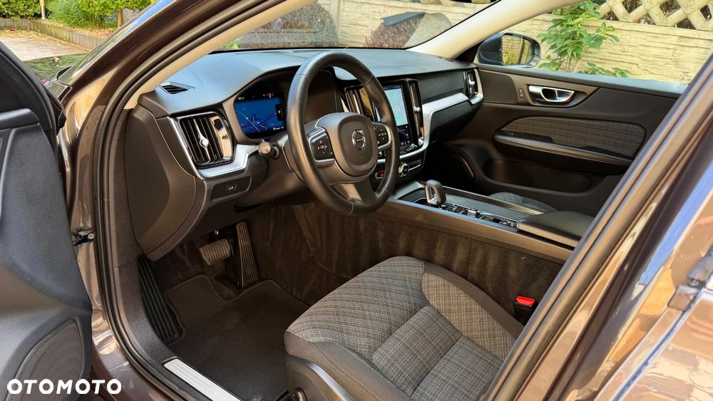 Volvo V60 B3 B DKG Core - 17